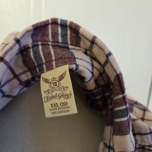 Faded Glory.  Button-down Front Top. 237 - Picture 4 of 4